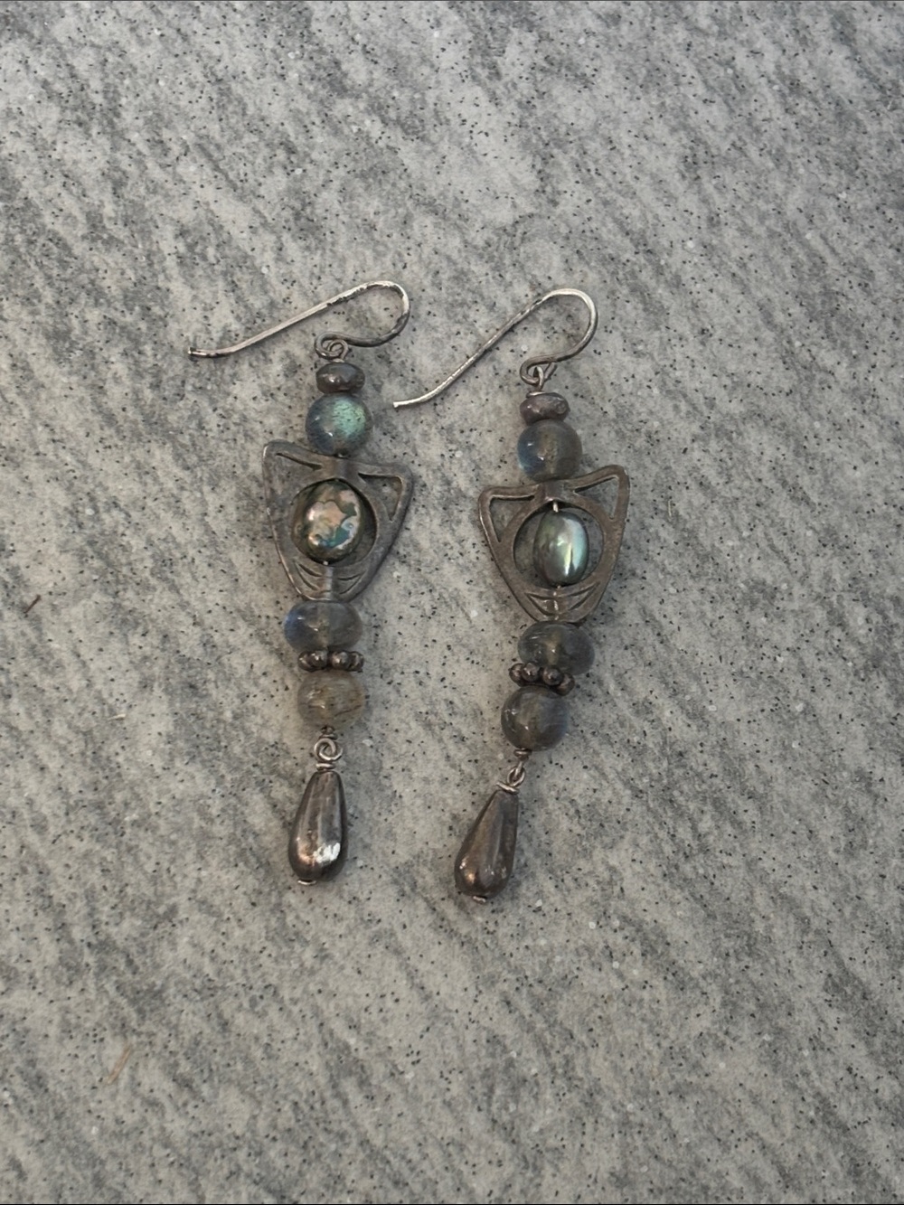 Real Black Pearls and genuine Labradorite Drop Earrings Blue-Green Sheen Vintage - Picture 3 of 4